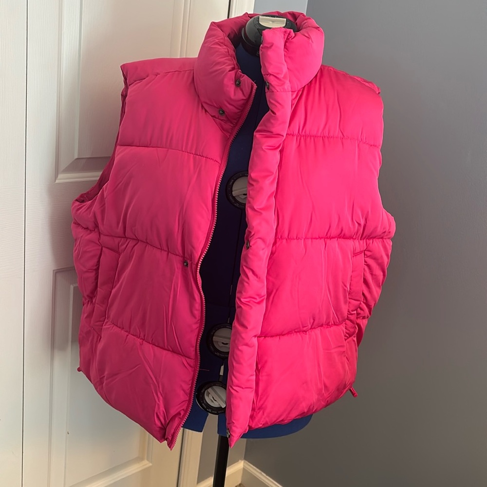urban outfitters hot pink puffer vest